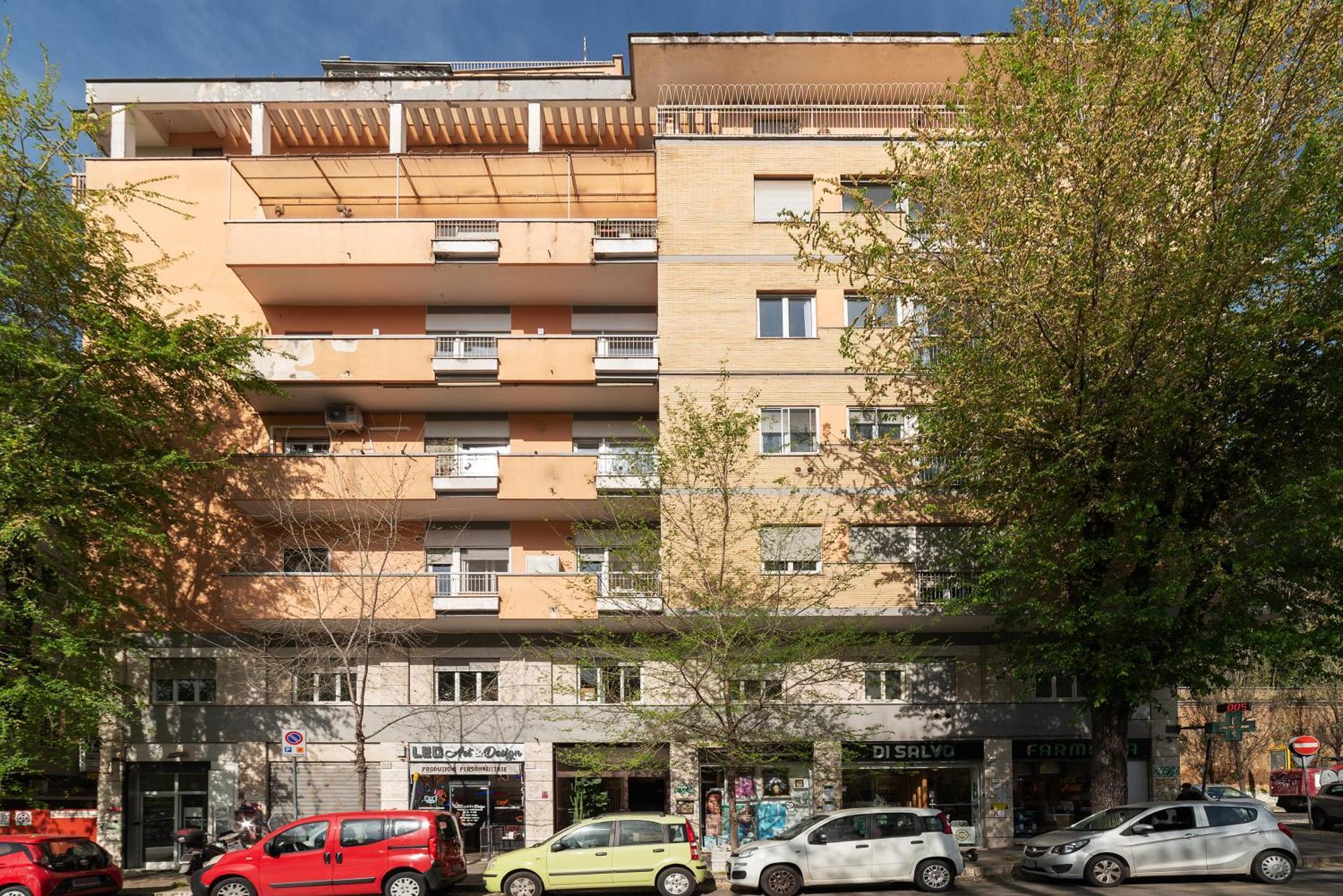 4 Winds Apartment Rom